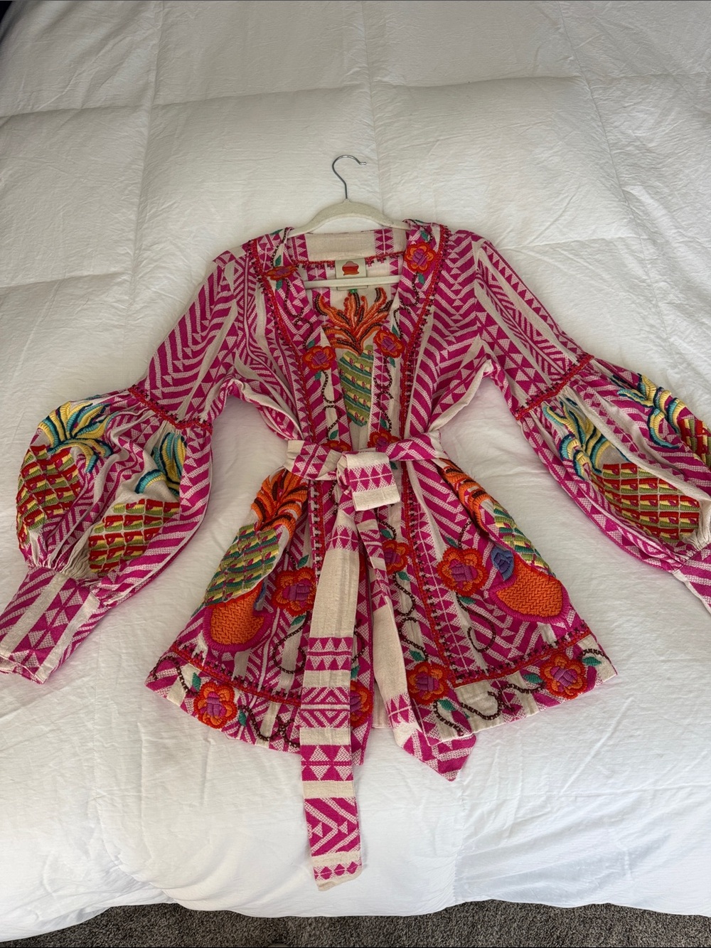FARM Rio Jacquard Belted Pink Embroidered Pineapple Kimono Jacket Coverup - Picture 3 of 10